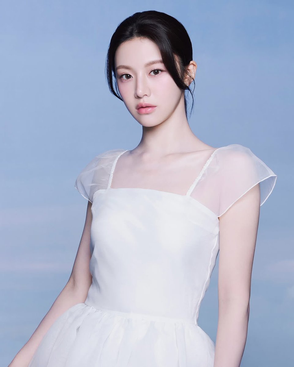 ByeoNaia63's tweet photo. 🤍💜🩶
Hallooo babehh
Cakep amat ~
#goyounjung #gyj #고윤정 https://t.co/TorjgXmqat