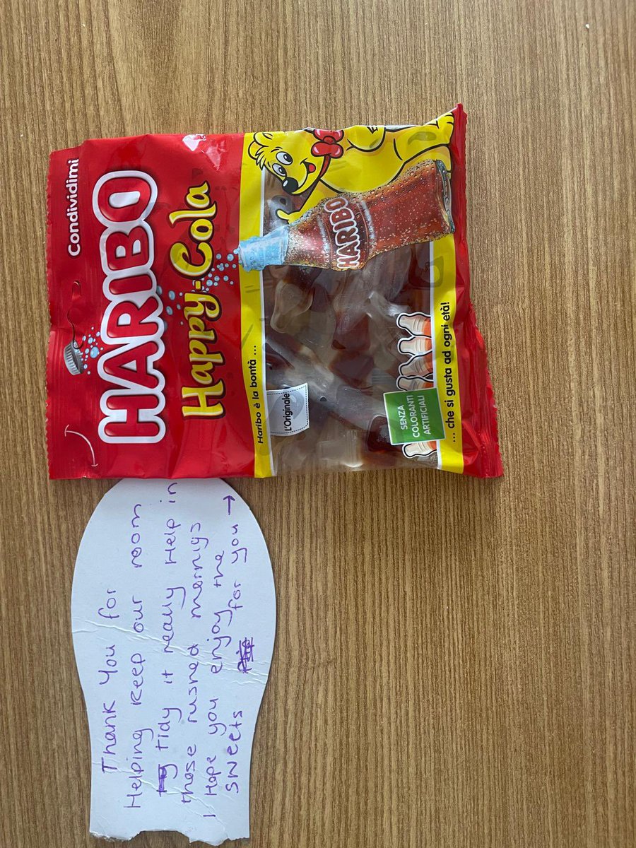pe_TGS's tweet image. Room 15 saying thank you to the Hotel Trentino staff in Folgaria @EnergyTravelUK #Thoughtful #Kind