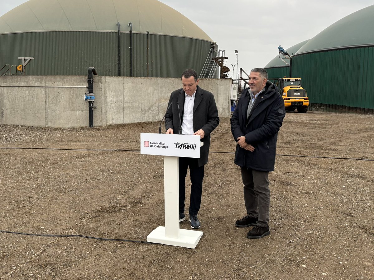 oscarordeig's tweet photo. La descarbonització és una prioritat del Govern, per això simplifiquem fins a un 50% la tramitació administrativa dels projectes de producció de biogàs que compleixin amb tots els criteris.

Una oportunitat econòmica, social i mediambiental pel món rural i el sector agrari. https://t.co/rKYMlbQNkb