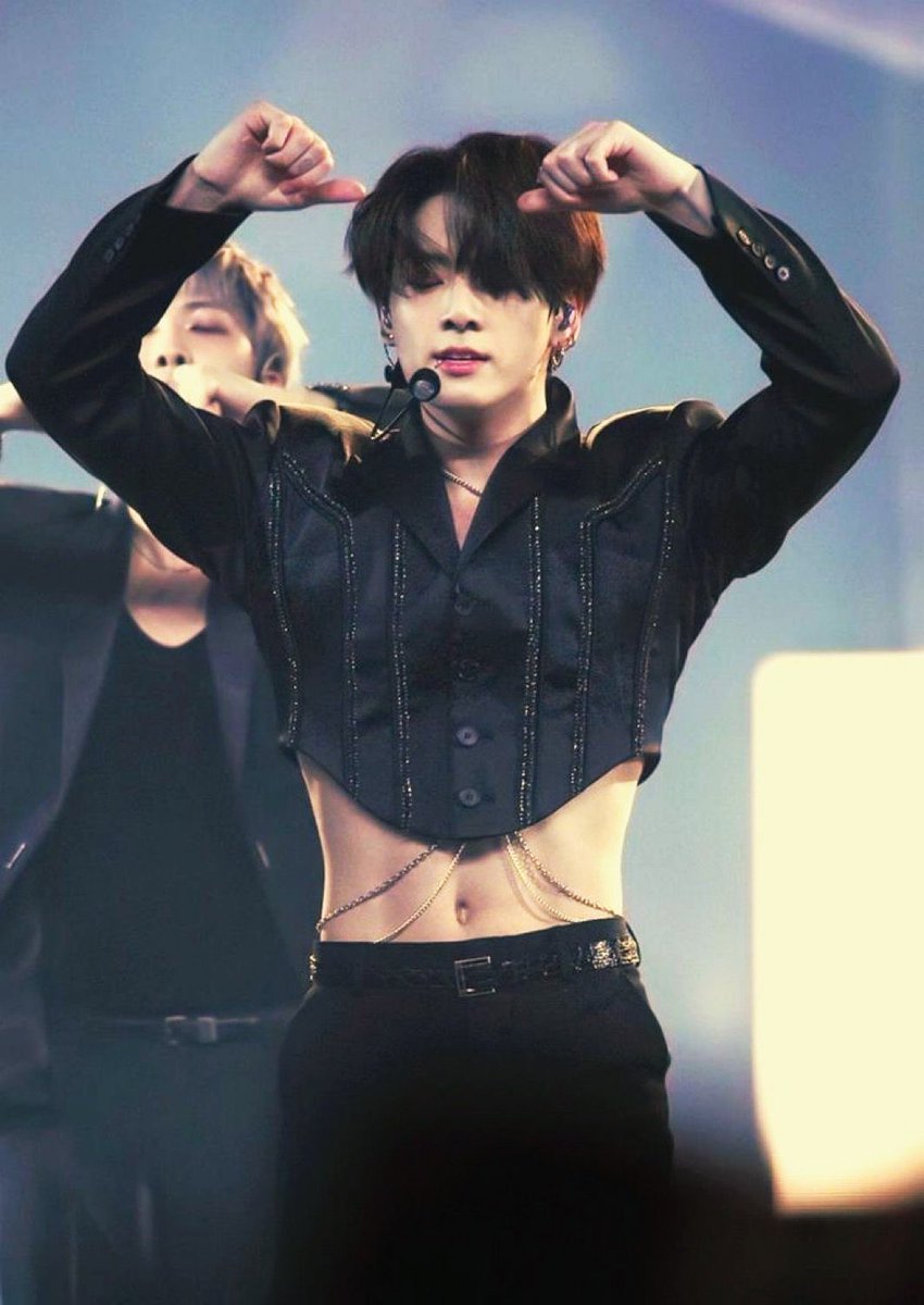 archivekukk's tweet photo. BLACKSWAN JUNGKOOK🖤 https://t.co/ShumlU2O5k