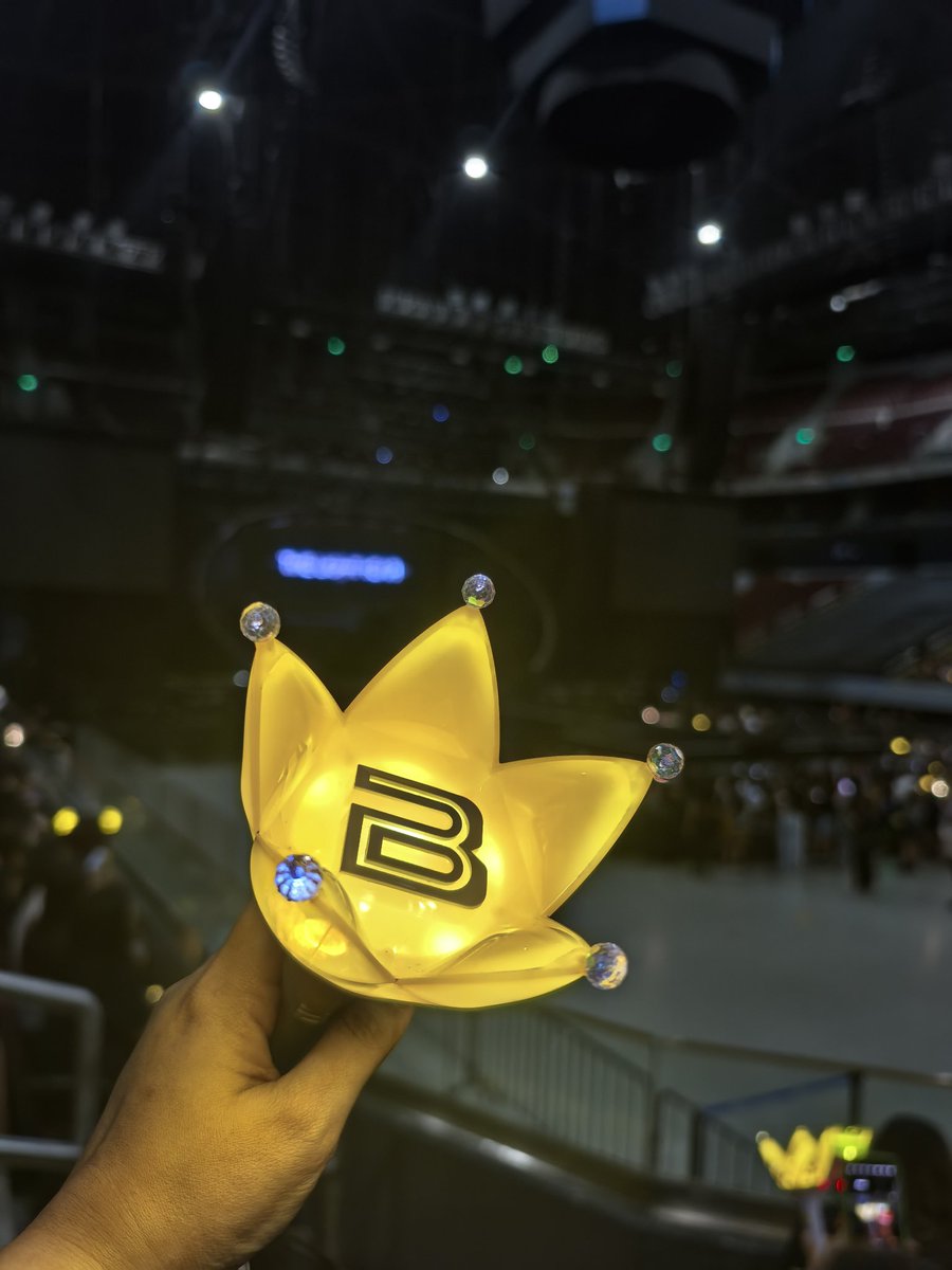Puregold_PH's tweet photo. As a tindera, healing her inner child dreams tayo tonight 👑💛☀️

Masayang araw, @Realtaeyang!!! Saranghae!!! 

#TheLightYearinMANILA #TAEYANGinManila 
#TAEYANG2025TOUR 
#TheLightYear https://t.co/DqiYv8vDSh