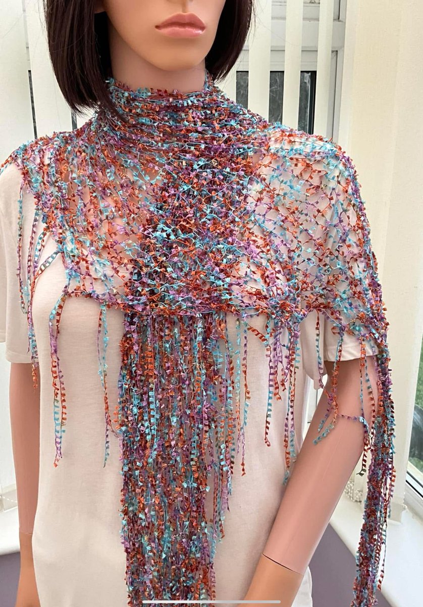 I can’t pretend that this wrap was easy to make, as it definitely wasn’t!  Hopefully you’ll agree that the finished item is worth the effort- its dainty, stunning look makes it perfect for holiday/ evening etc etsy.com/uk/listing/167… #shopindie #UKGiftHour #UKGiftAM