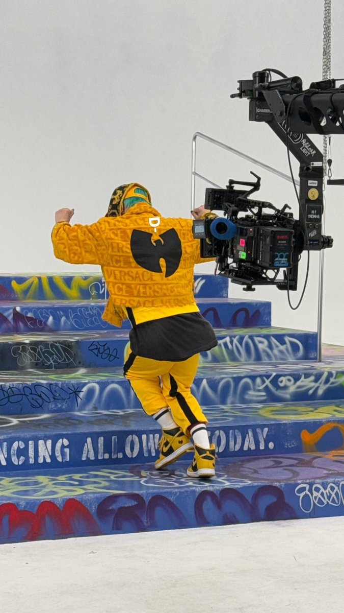 G-Dragon wearing customized Versace Baroque Bathrobe Yellow