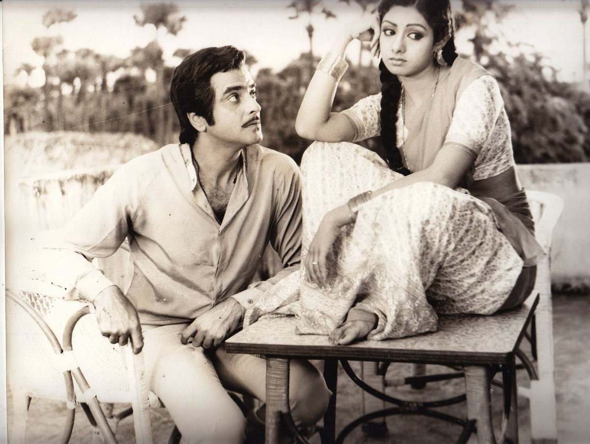SrideviKapoor's tweet photo. Jeetendra and Sridevi in Tohfa. The biggest hit of 1984!

#Jeetendra #Sridevi 

Sridevi, 21, with Jeetendra, 42. https://t.co/CG0QmSJ3Y6