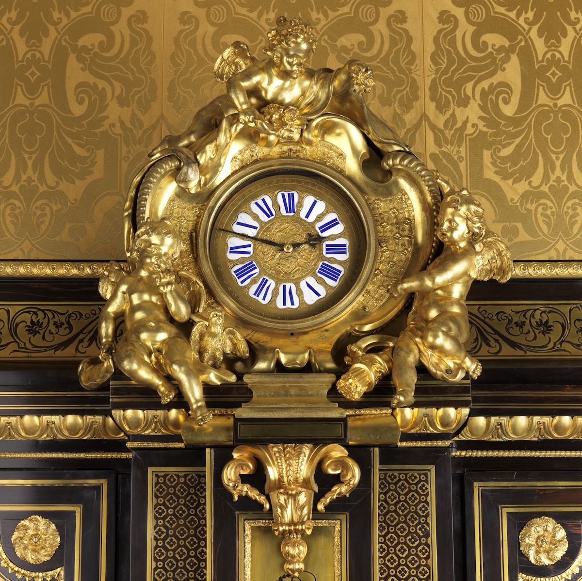 The clock’s ticking 🕰️ 
 
What lies behind the gilt bronze shimmer of André-Charles Boulle’s clocks?  Visit our free display, ‘Keeping Time: Clocks by Boulle,’ to hear the precise sound of 300-year-old craftsmanship in action.  On view until 2 March.