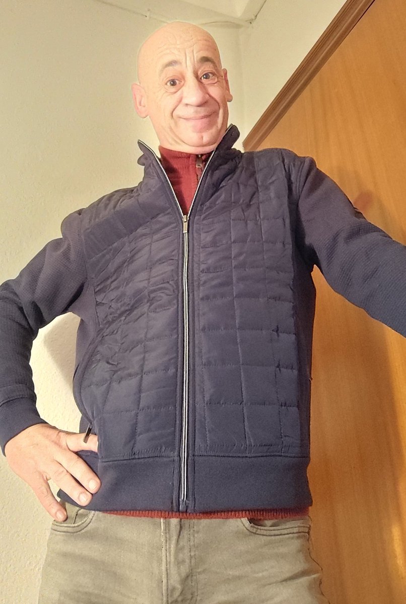 #BonDia, #Tuiterlanders!!!
Today's #globitos day...
🎉🎉🎉🎉🎉
Me voy a la calle a estrenar el #outfit que me ha regalado la #LokaMia por mi #cumple!!!
😎😎😎😎😎
Gaudiu del dissabte, vaaaaa...
💪🏼💪🏼💪🏼💪🏼💪🏼
#cumpleaños
#HappyBirthday 
#CosechaDel69
#56Tacos