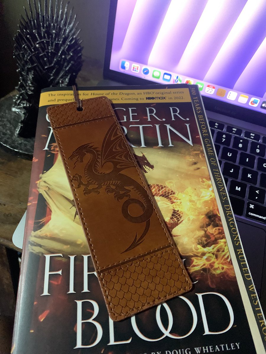 GerLayag's tweet image. Found the perfect bookmark for this book. Sipat mata mo ba @Kram123_. Thank you fully booked!