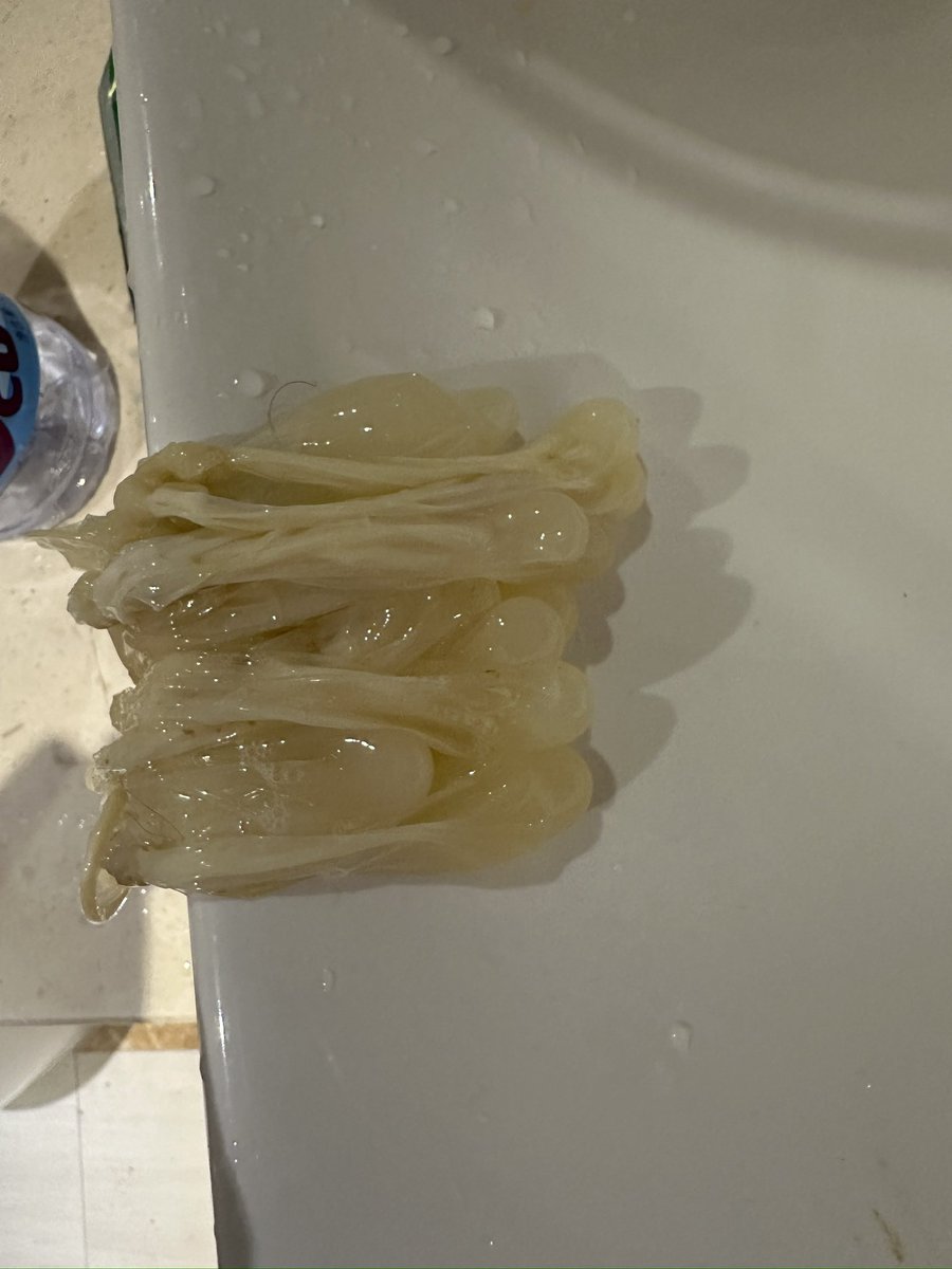 武汉战绩  17袋  还有好几个射外面 没收集到   吃了个188 00年兵哥哥超级大帅哥 好爽 这次武汉没还来  这17袋男人的精谁要