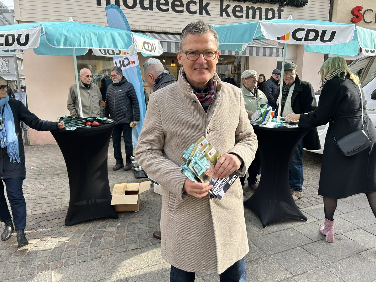 Tendar's tweet photo. Es gibt kaum jemand in Deutschland, der sich besser für unsere außenpolitischen und verteidigungspolitischen Interessen einsetzt wie Roderich Kiesewetter. Die CDU sollte stolz sein, ihn zu haben.

Meine Stimme geht morgen an Roderich Kiesewetter! https://t.co/yNDBTFYCuW