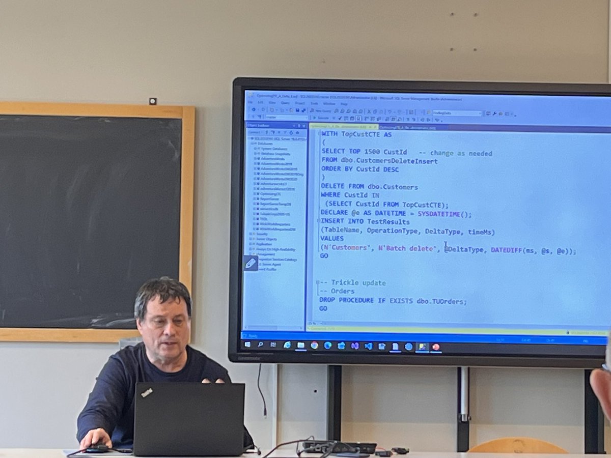supergimi's tweet image. Dejan Sarka mastering how manage data changes on #sql 
#datasat #datasat66
