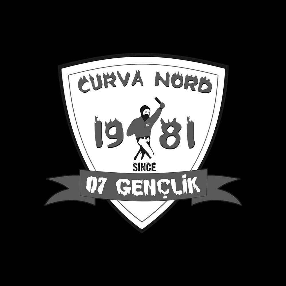 Eskişehirspor tribünlerinin emektarı Amigo Orhan’ın vefatını üzüntüyle öğrenmiş bulunmaktayız. Merhuma Allah’tan rahmet, başta kederli ailesi olmak üzere tüm Eskişehirspor camiasına başsağlığı dileriz. <a href="/nefergrubu/">NEFER🇹🇷</a>