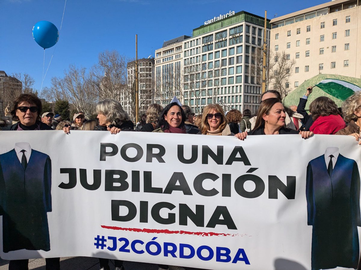 Orgullosa de mis compañer@s. Ojalá haber podido estar. El Califato de Córdoba no se rinde! Escucha <a href="/PSOE/">PSOE</a> <a href="/SaizElma/">Elma Saiz</a> <a href="/CorujoBorja/">Borja Suárez Corujo</a> <a href="/AlbMayoral/">Alberto Mayoral De Lamo .·.</a>. Sed políticos de verdad! #PasarelaInfameNO #Pasarela1x1AlRetaParaTodos #YoVoyMadrid22F