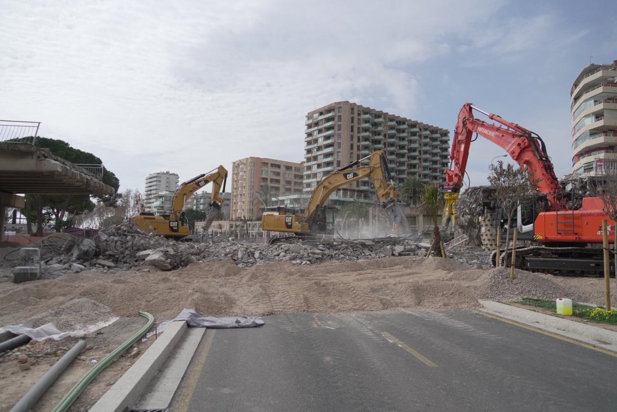 PortsdeBalears's tweet image. 🚧 El Nou Passeig Marítim de Palma avança segons el que es preveu 🌊🏗️

✅ El pont de Paraires va ser demolit en només una hora, amb mínima afectació.
✅ La Passarel·la del Mediterráneo ha estat retirada segons el pla establert.

Menys renou, menys molèsties. #NouPasseigMarítim
