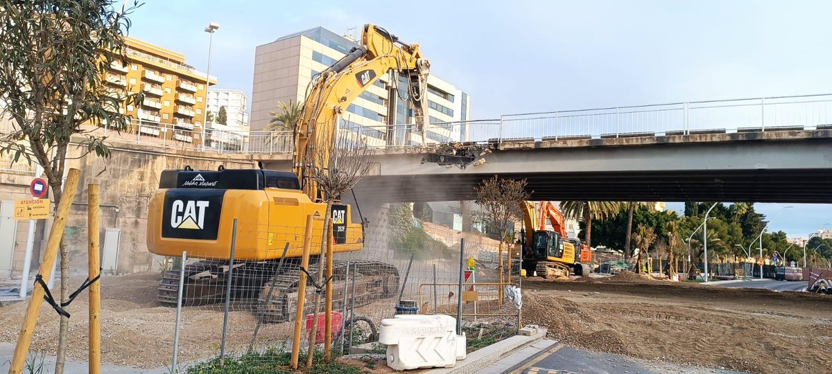 PortsdeBalears's tweet image. 🚧 El Nou Passeig Marítim de Palma avança segons el que es preveu 🌊🏗️

✅ El pont de Paraires va ser demolit en només una hora, amb mínima afectació.
✅ La Passarel·la del Mediterráneo ha estat retirada segons el pla establert.

Menys renou, menys molèsties. #NouPasseigMarítim