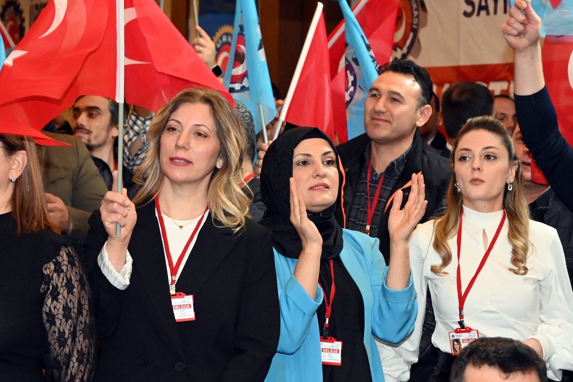 AltundagUysal's tweet photo. Açılış konuşmasını yaptığım şube Genel Kurulumuz boyunca, şahsıma ve sendikama gösterdikleri ilgi, samimiyet ve destek için içtenlikle teşekkür ediyorum. https://t.co/STaApSfp1s