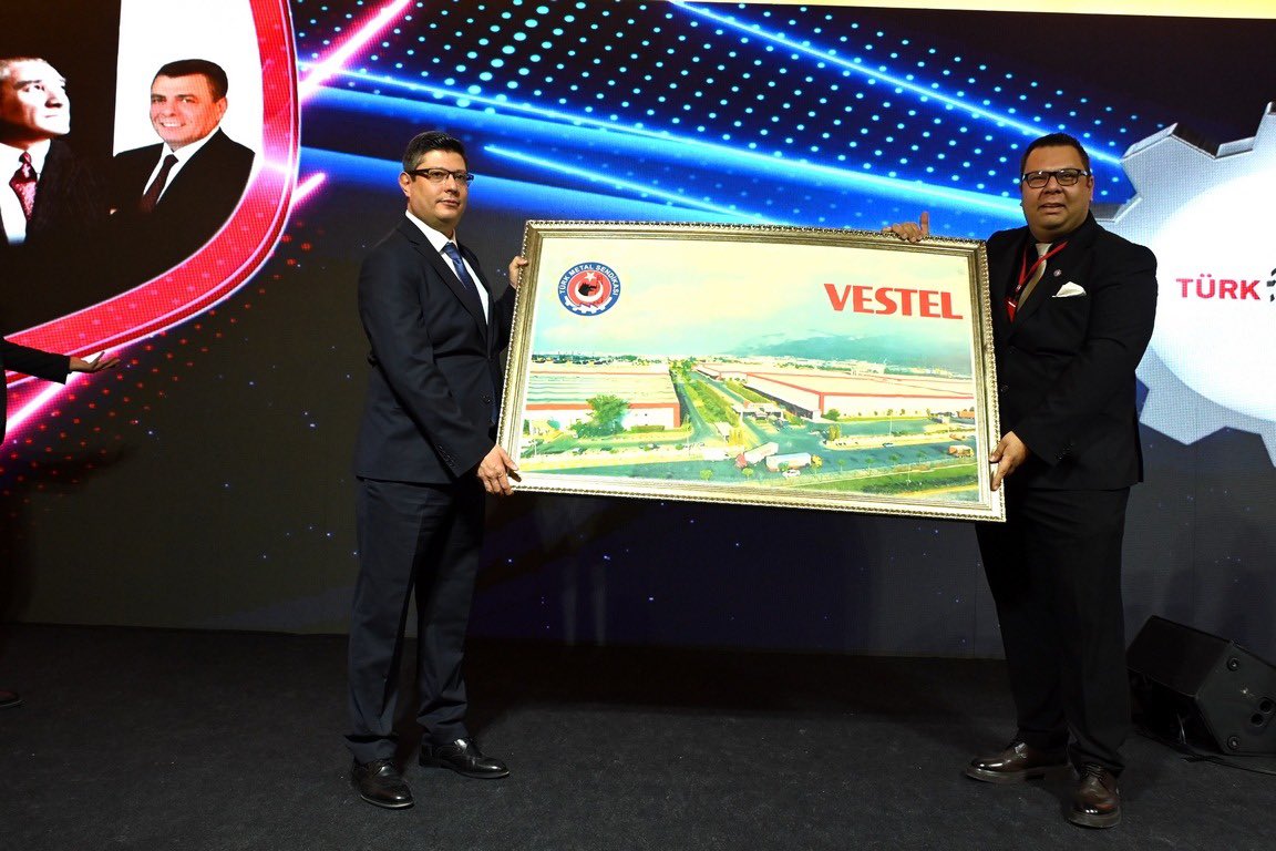 AltundagUysal's tweet photo. Bu vesileyle, Vestel Şubemizin genel kurulunda göreve seçilecek tüm arkadaşlarıma başarılar diliyorum.Ülkemize,teşkilatımıza ve Türk Metalli Vestel emekçilerine hayırlı olsun. https://t.co/RVDe6bGbTr