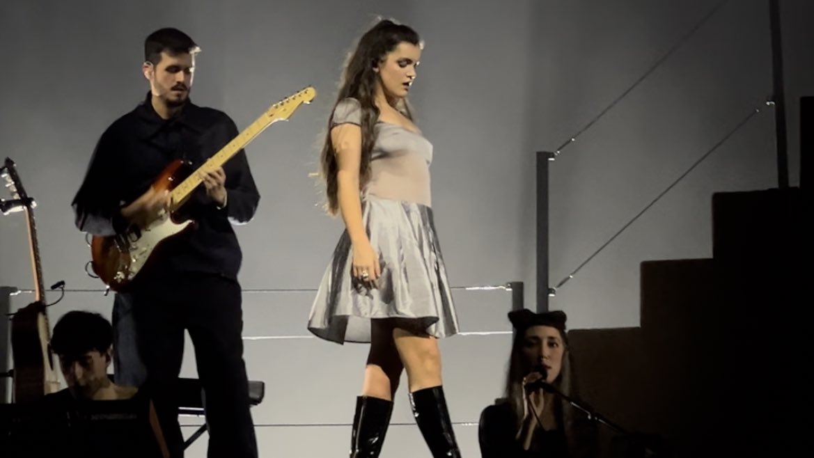 ramonicahall1's tweet photo. amaia romero la estrella que tu eres https://t.co/oP6NsHp92v