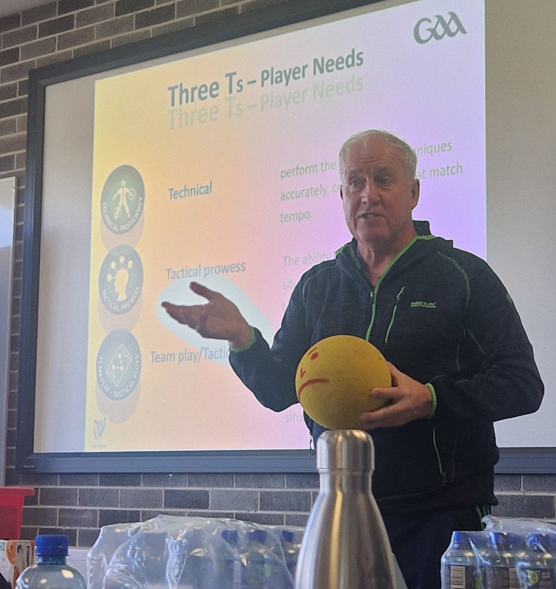 What a fantastic turnout of coaches for the start of our Award 2 Youth/Adult Football coaching course today <a href="/DCU/">Dublin City University</a> #DubGaaCoach 
#learning