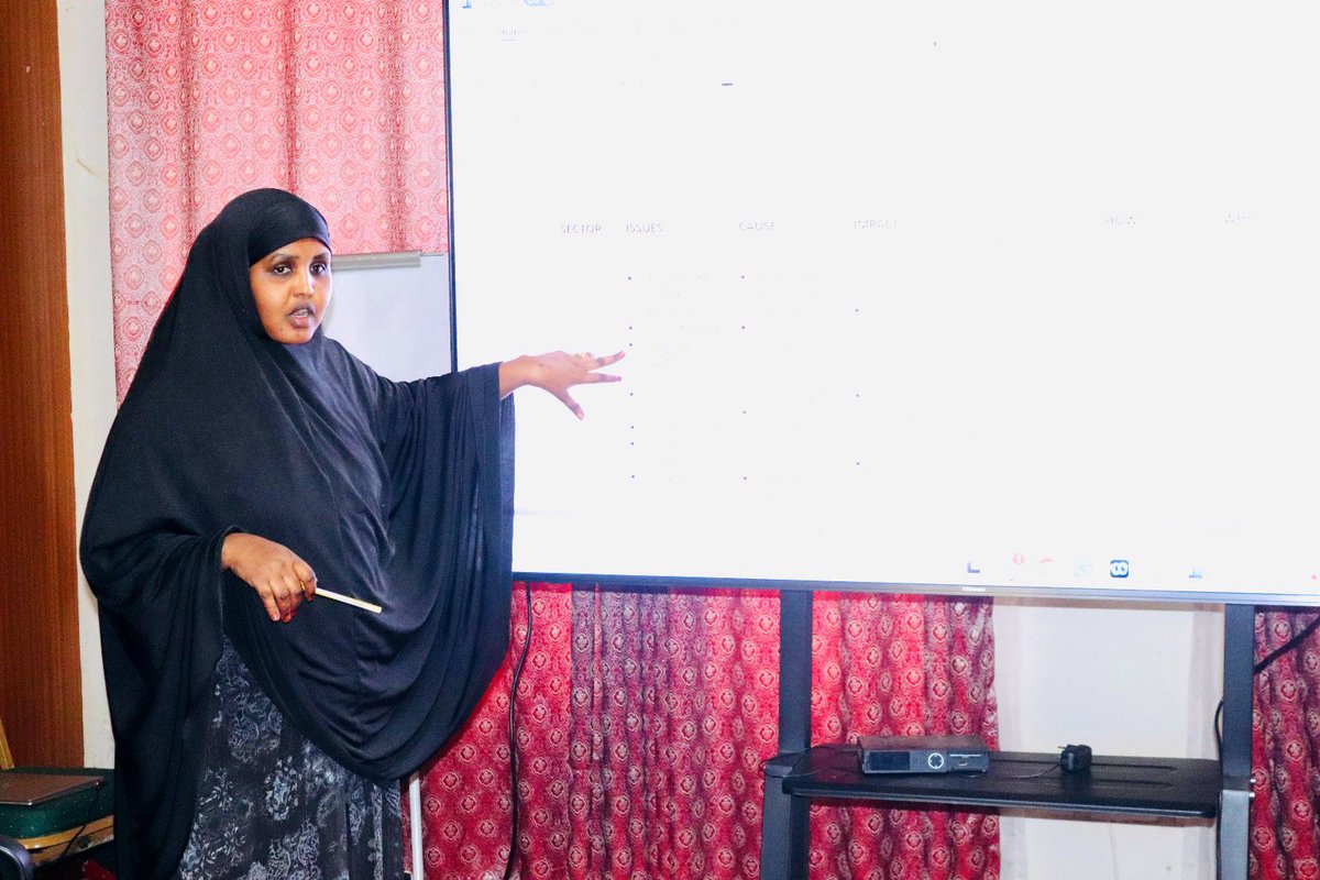 RACIDA_Ngo's tweet image. Strengthening Community-Led Nutrition Solutions | #HanaanoProgramme, #ManderaTriangle.

RACIDA, in partnership with @Concern, @Irish_Aid &amp;amp; government reps, is facilitating a workshop to refine 9 nutrition-sensitive action plans.

🔹 Reviewing community needs
🔹 Identifying viable…