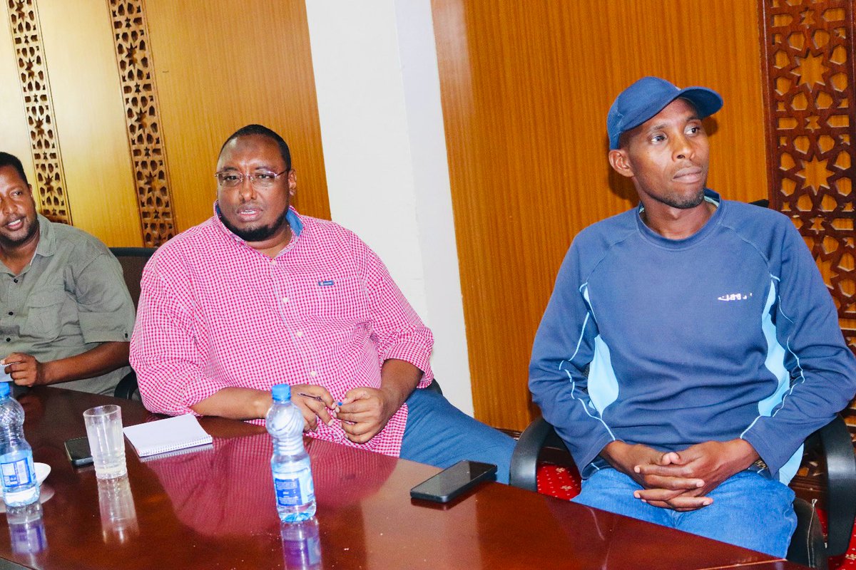 RACIDA_Ngo's tweet image. Strengthening Community-Led Nutrition Solutions | #HanaanoProgramme, #ManderaTriangle.

RACIDA, in partnership with @Concern, @Irish_Aid &amp;amp; government reps, is facilitating a workshop to refine 9 nutrition-sensitive action plans.

🔹 Reviewing community needs
🔹 Identifying viable…