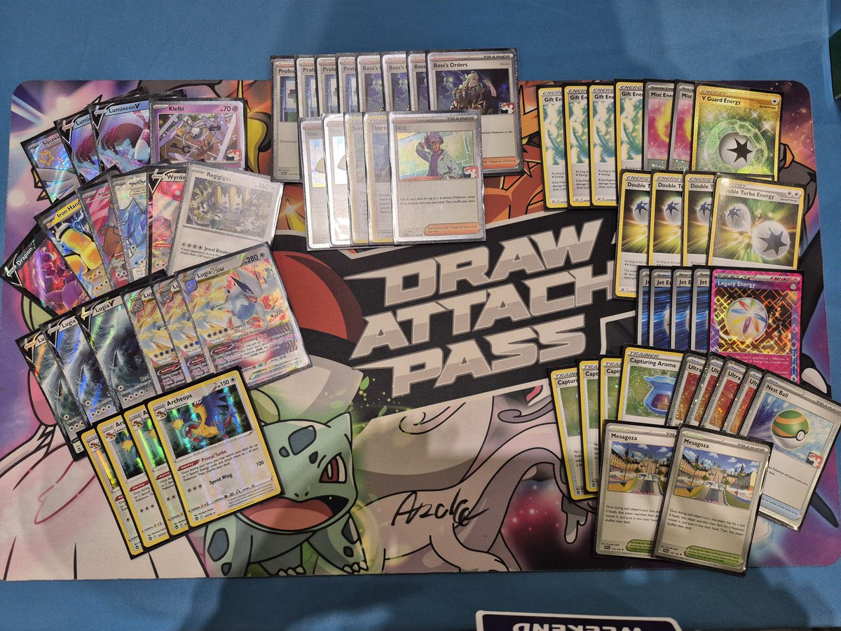 Emily_Elf's tweet image. 4-4-1 with Lugia. Insane 3-0 start. Played out of my skin for 7 rounds but by round 8, I was done 😅 Didn't miss the rats like I thought I would and I still can't deer math very well 🤭🫣 opponents were top tier all day. Thanks @Azul_GG for levelling up my playmat 😊😊