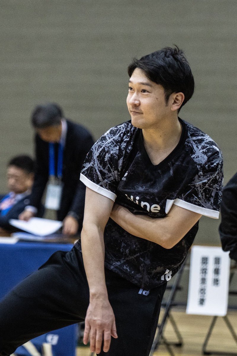 CHIBA_DOT's tweet photo. 【勇退選手のお知らせ】
2024-25シーズンをもって高田晋作選手が勇退することをご報告致します。

2020年〜2025年の約5シーズン在籍し
コーチ兼選手・アウトサイドヒッターとしてチームにpassionを与え続けてくれました。

選手コメントは
シーズン終了後webにて掲載します。

インスタもご覧ください https://t.co/wCmxRXgaf4