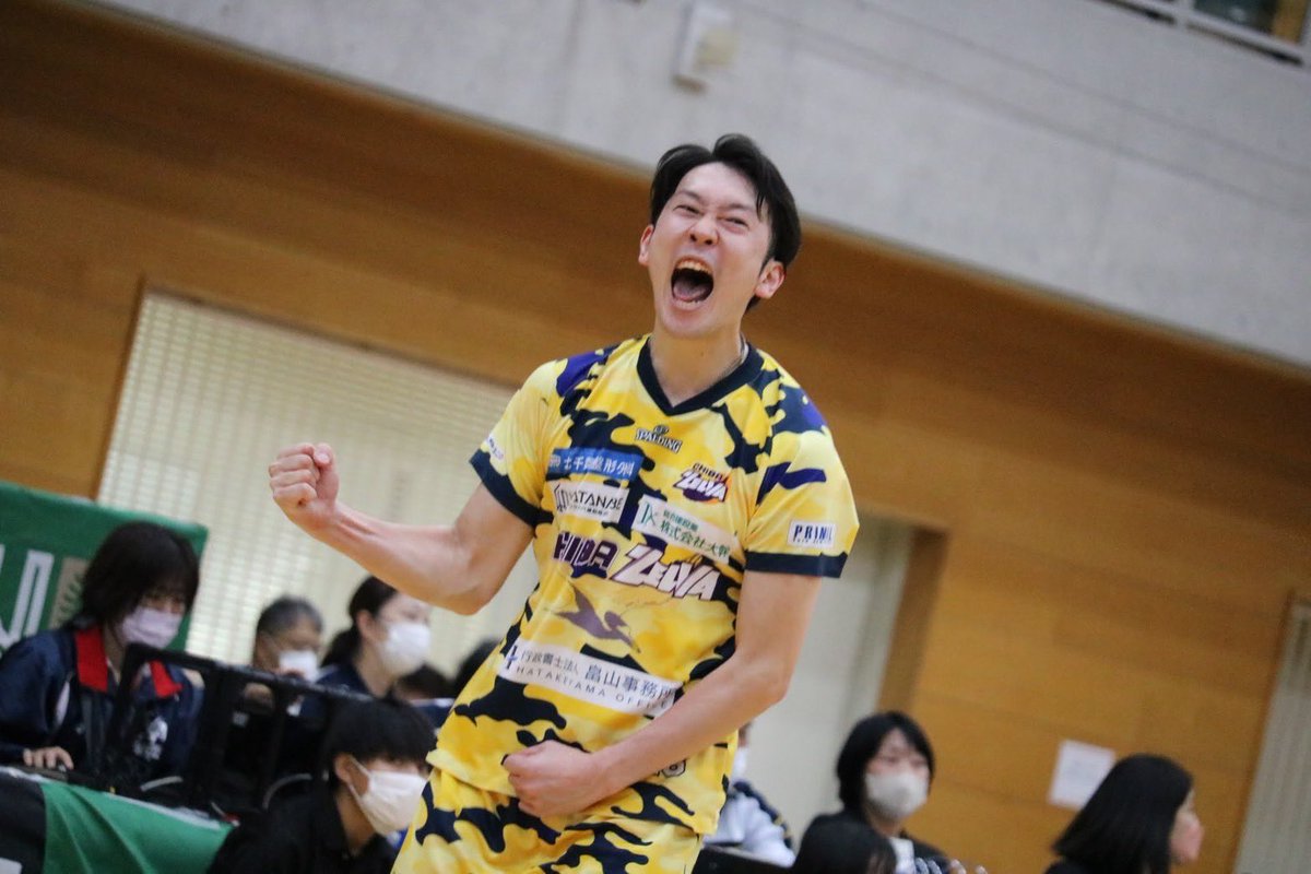 CHIBA_DOT's tweet photo. 【勇退選手のお知らせ】
2024-25シーズンをもって高田晋作選手が勇退することをご報告致します。

2020年〜2025年の約5シーズン在籍し
コーチ兼選手・アウトサイドヒッターとしてチームにpassionを与え続けてくれました。

選手コメントは
シーズン終了後webにて掲載します。

インスタもご覧ください https://t.co/wCmxRXgaf4