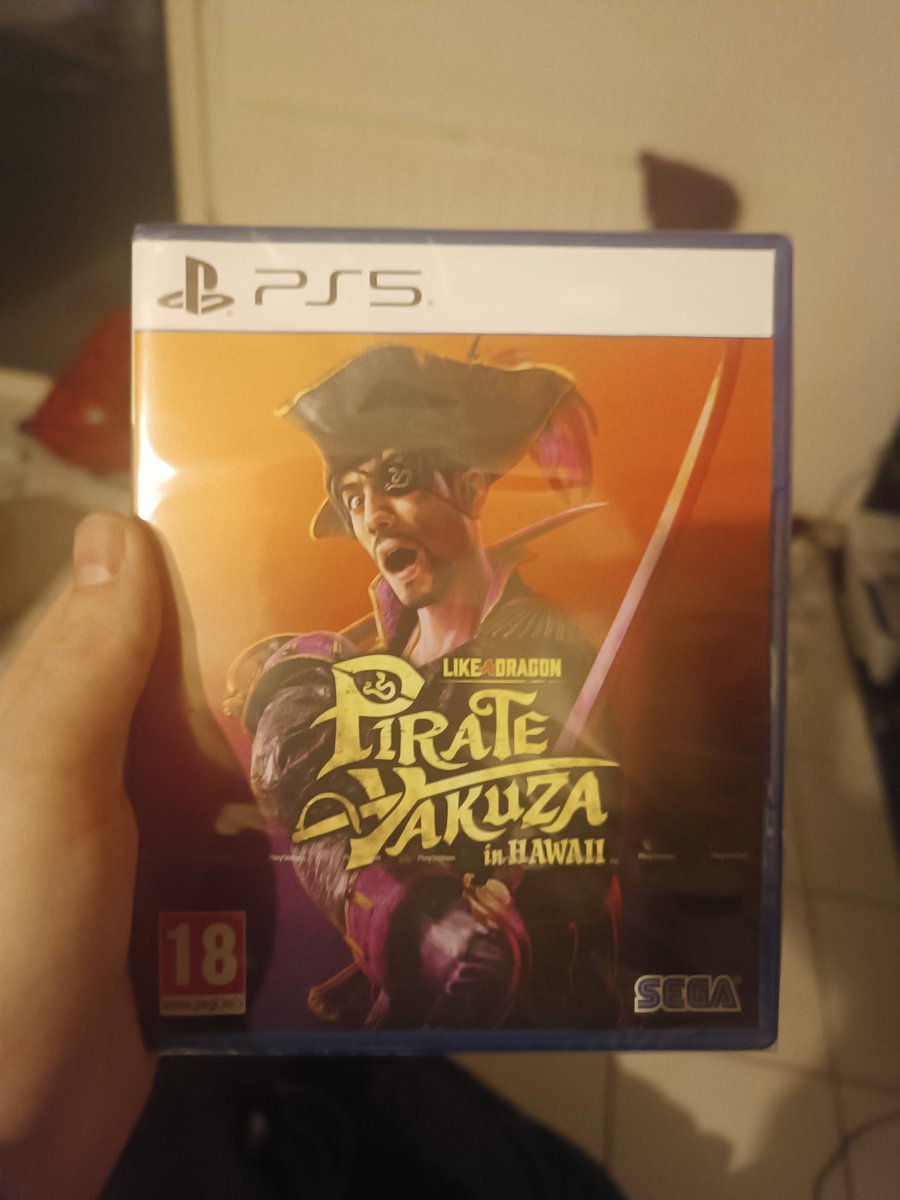 YunhaldJBC's tweet image. Le poulet vient d'arriver, pas mal de gens le critiquent alors que c'est un spin off cadeau de la part des devs pour les 20 ans de la sage je ne comprends pas...
Perso je vais me régaler !
#pirateyakuzainhawaii
