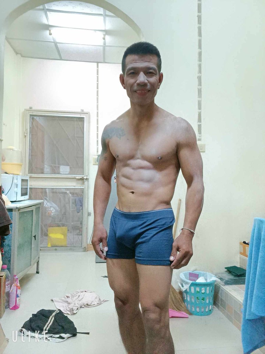 likedaddy8856's tweet photo. เห็นมีคนขอดูภาพหลุดพี่คนนี้ จัดให้ หนุ่มกล้ามแน่นๆ ควยก็แน่น https://t.co/iKqrFcX5CA