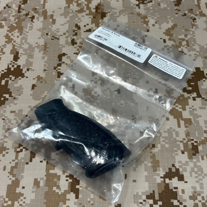 実物 HK純正 HK416/417 , MR556/762 バトルグリップです。 ポリマー