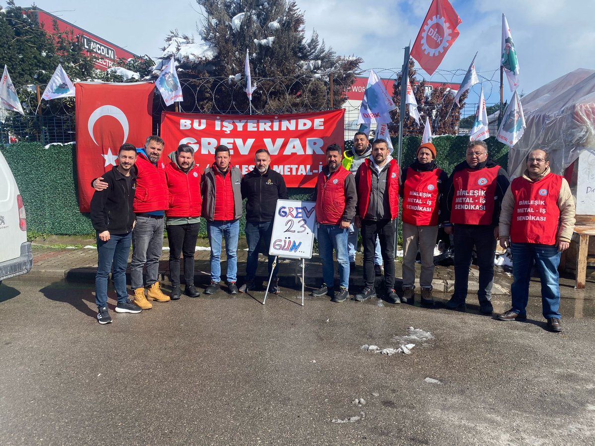 As Kaynak İşçisini Grevlerinin 23.Gününde Ziyaret Ederek Onurlu Mücadelelerine Omuz Verdik.
As Kaynak İşçisi Yanlız Değildir ✊ 
İnadına Sendika İnadına DİSK ✊ 
#GreenTransfoEnergy