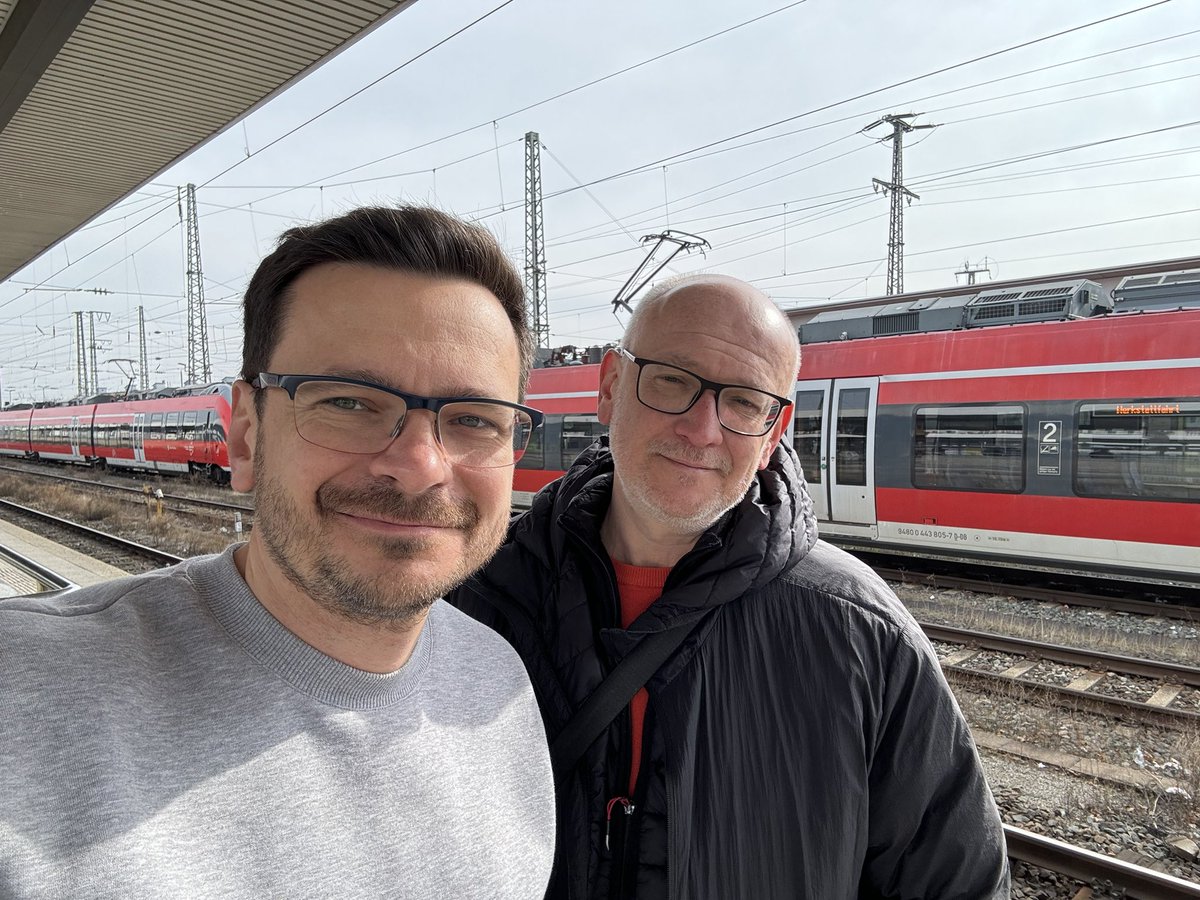 Провели вчера с Максом Резником большую и хорошую встречу с единомышленниками в Нюрнберге. 

Едем в Мюнхен — вечером встретимся с теми, кто в городе. Приходите: forms.gle/RW8KzJT7YZwCe1…

А уже в понедельник будем в Гамбурге. Если живете здесь и хотите увидеться, регистрируйтесь на