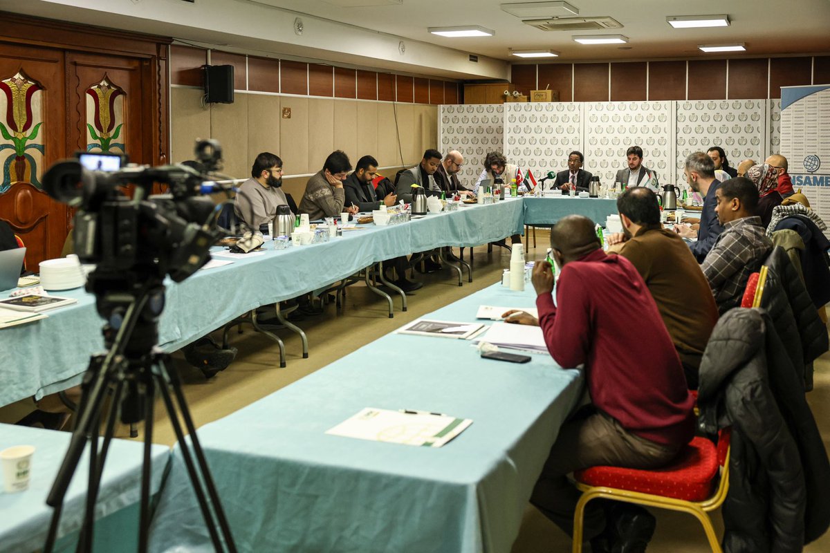 ‘Sudan Krizi ve Çözüm Önerileri Çalıştayı’ Dr. Othman Al-Baouridi’nin ‘Sudan’da Yükselen Şiddet ve Barış Perspektifleri’, Dr. Gökhan Kavak’ın ‘Saha Gözlemleri Işığında Sudan’da Barış Arayışı’ ve Dr. Serhat Orakçı’nn ‘Sudan Barışı için Entegrasyonun Önemi’ sunumlaryla devam ediyor