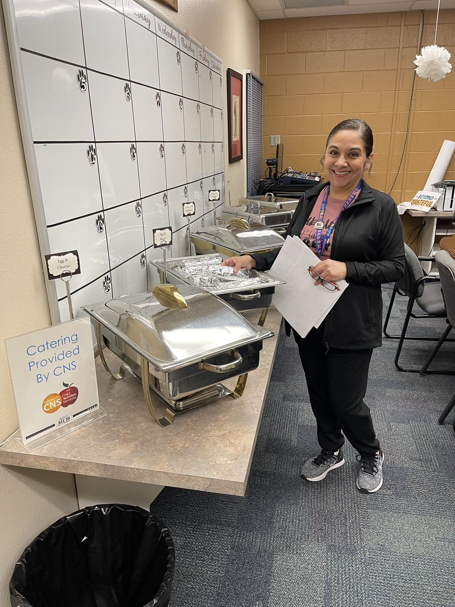 Burritos 🌯 are like a Hug 🤗 wrapped in a tortilla ❤️ We celebrated our attendance gains with surprise burritos <a href="/Escontrias_SA/">Irma Ojeda</a>