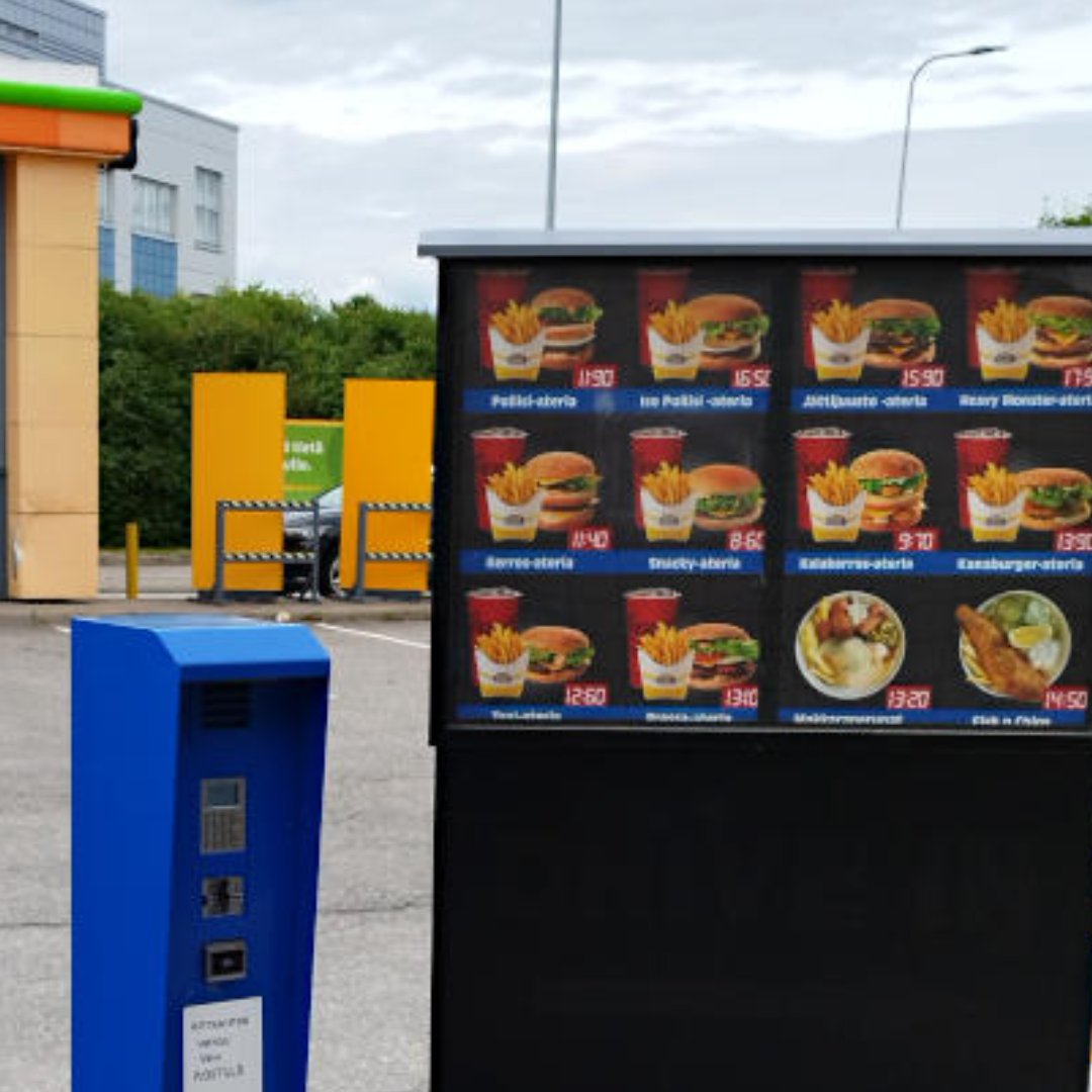 SnackyFIN's tweet photo. Juuri se hetki kun unohdan mitä halusin tilata... 😆
#snacky #snackyfin https://t.co/AX1q2iSBYt