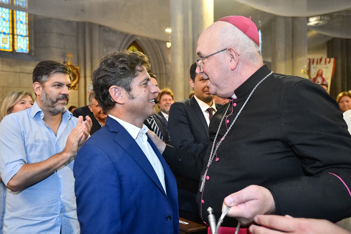 Participamos de la ceremonia de asunción del nuevo Obispo de Mar del Plata, Ernesto Giobando.  

Esta nueva etapa nos tiene que encontrar unidos en la tarea imprescindible de trabajar con solidaridad por el futuro de quienes más lo necesitan.