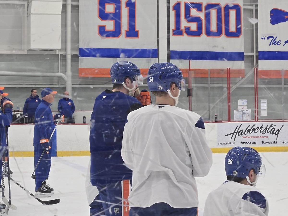 NYIslandersFan5's tweet image. Open practice for STH. Nobson in. Working on special teams.
@NYIslanders
#isles