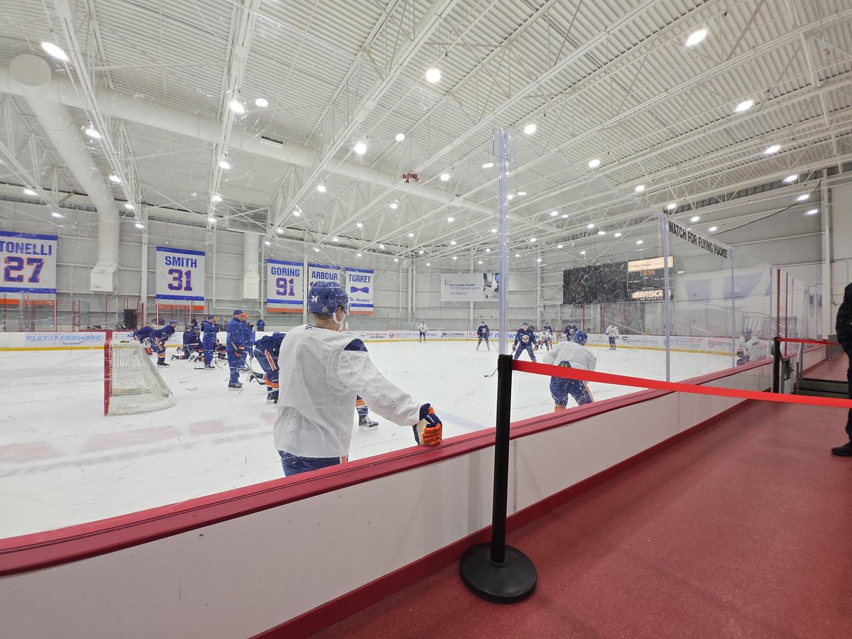 NYIslandersFan5's tweet image. Open practice for STH. Nobson in. Working on special teams.
@NYIslanders
#isles