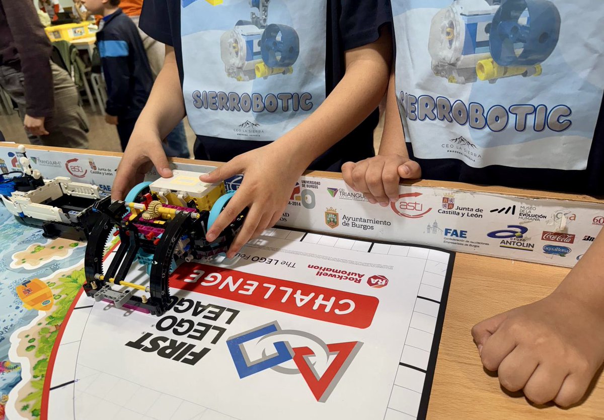Una edición más, muy orgullosos de la participación de nuestro alumnado en la @fll_spain 🚀
Meses de trabajo que han culminado la jornada de hoy en la Universidad de Burgos.
#escuelaruralescuelagenial #steam #innovaCyL #ticCyL #roboticaeducativa #culturacientifica