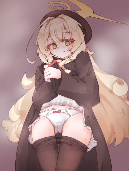 ニヤニヤ教授…ぱんつ見せて…… 