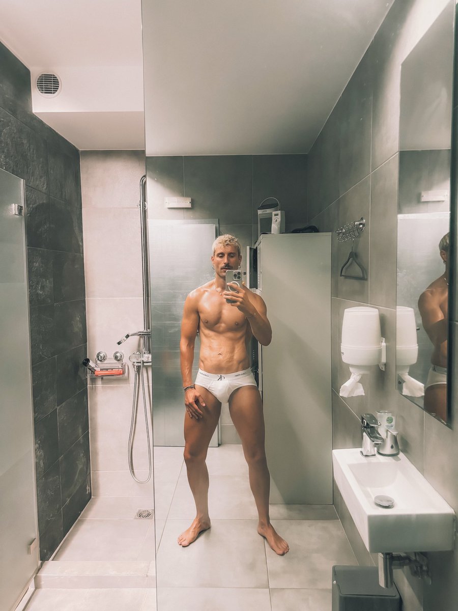 Love briefs! 🩲

#gayboy 
#gaygreek 
#gayman