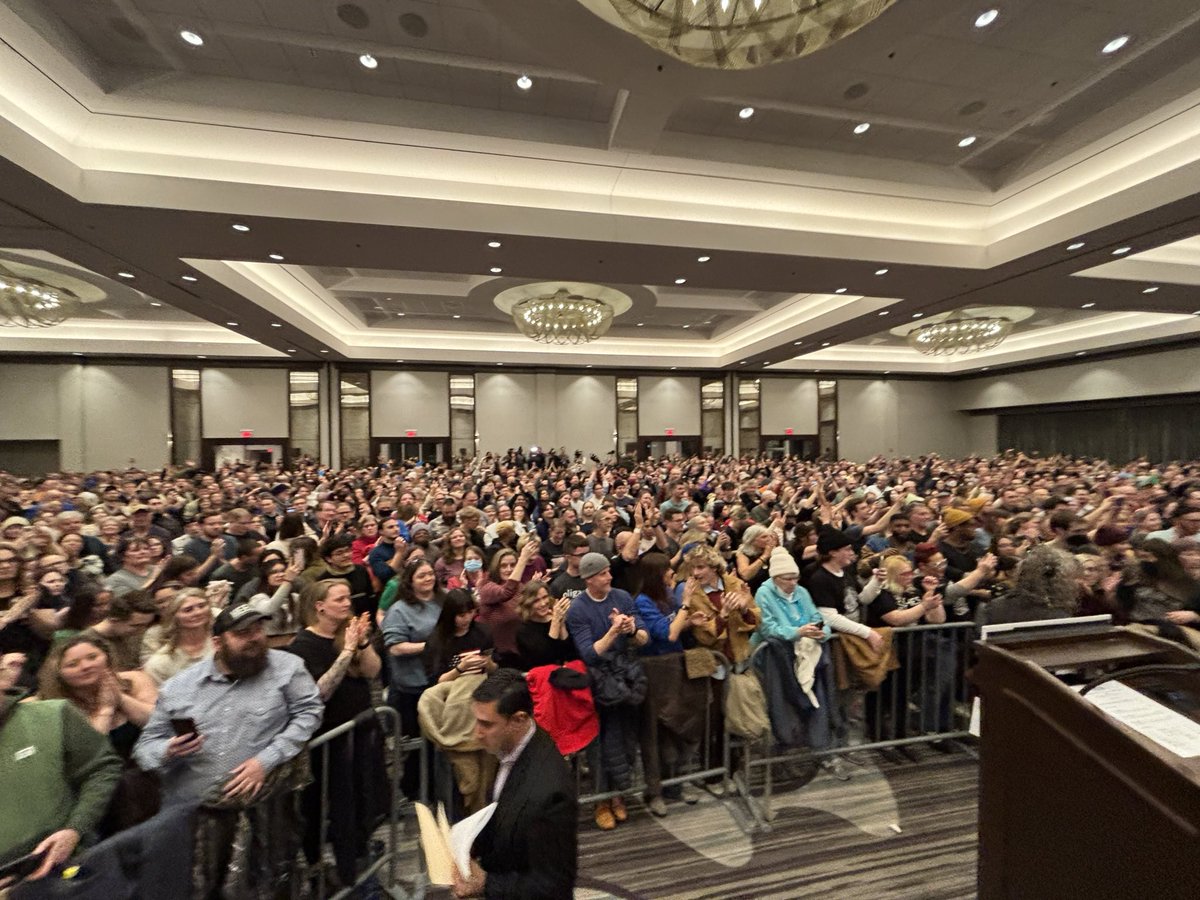 BernieSanders's tweet image. Let me thank the more than 3,400 people of Omaha who joined us last night to stand together in the fight against oligarchy and authoritarianism. 

Together, we can stop Republicans from cutting Medicaid and giving tax breaks to billionaires.

Next stop: Iowa.