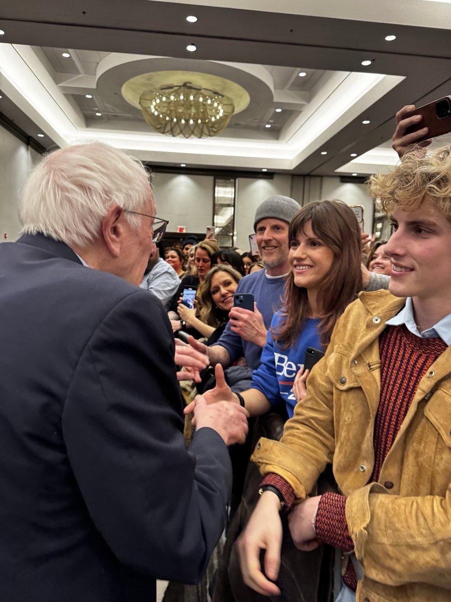 BernieSanders's tweet image. Let me thank the more than 3,400 people of Omaha who joined us last night to stand together in the fight against oligarchy and authoritarianism. 

Together, we can stop Republicans from cutting Medicaid and giving tax breaks to billionaires.

Next stop: Iowa.