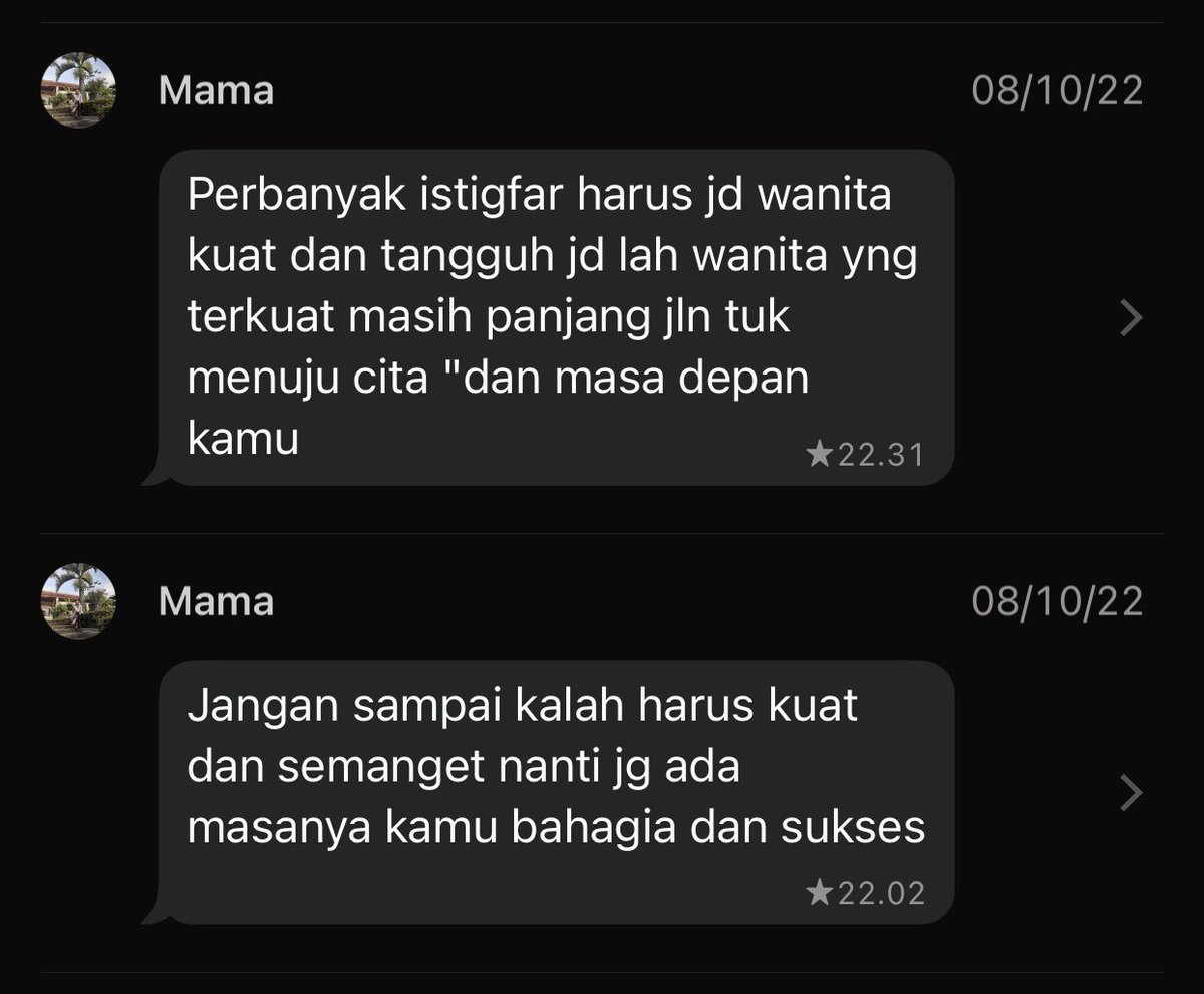 malwashr's tweet photo. lg ngerasa kesepian dan ngerasa ko idup gini gini aja. eh scroll chat sama mama papa, terus nemu chat yg isinya kaya gini bikin tersentuh ni hati🥲 https://t.co/IS8WMtkxw9