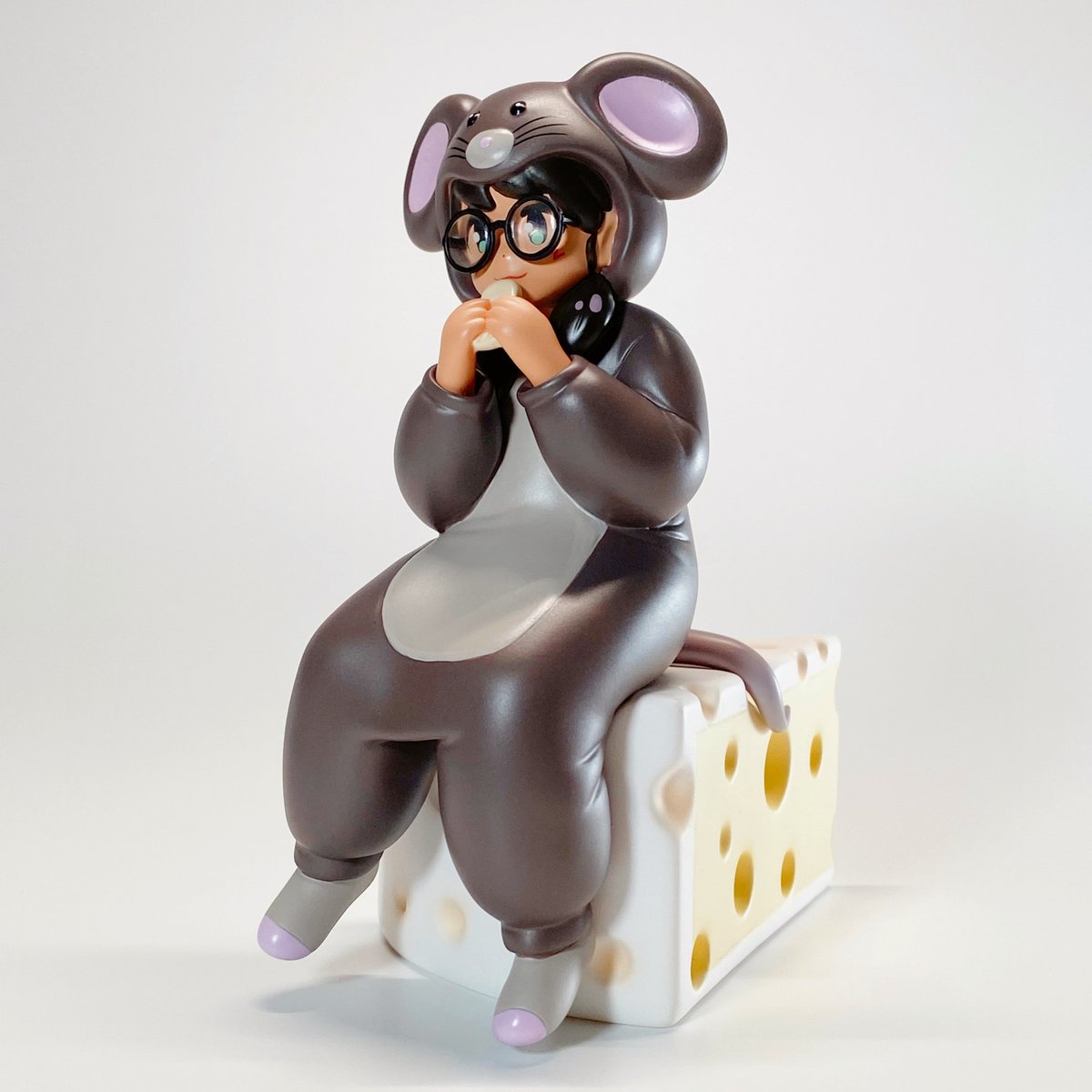 「こちらは過去に販売したKawaii Dobunezumi-sanというフィギュア」|ARAGON / あらごんのイラスト