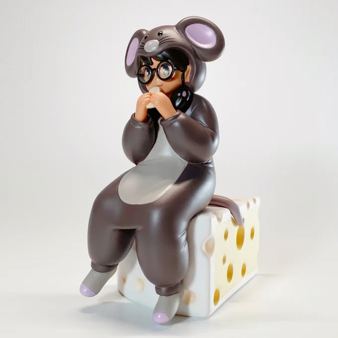 こちらは過去に販売したKawaii Dobunezumi-sanというフィギュアでした この頃のフィギュアは実はまだ在庫がそこそこ家に眠っているので、諸々のハードルをクリア出来たら通販再開してみたいですね 