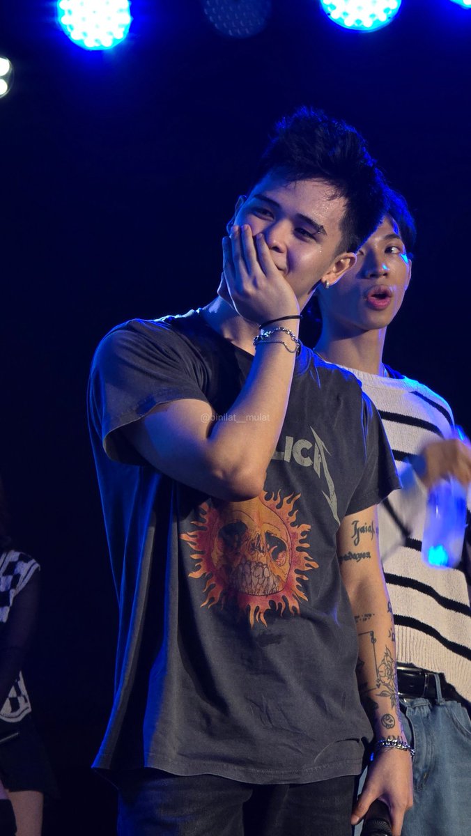 DAGDAGAN PA NATIN 'YANG 4 YEARS!!! 

#ALAMAT4thAnniversaryGig #ALAMAT #ALAMAT_ALAS