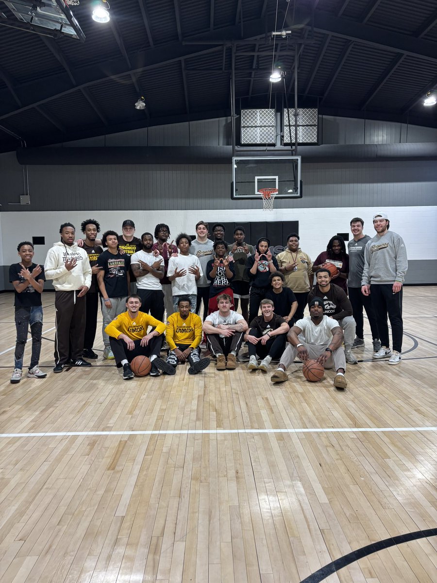 Brady Jones (@brdy_5) on Twitter photo Had a fun time at the boys and girls club in Kalamazoo! <a href="/BroncsWillReign/">Broncos Will Reign Collective</a> #broncoswillreign Had a fun time at the boys and girls club in Kalamazoo! <a href="/BroncsWillReign/">Broncos Will Reign Collective</a> #broncoswillreign