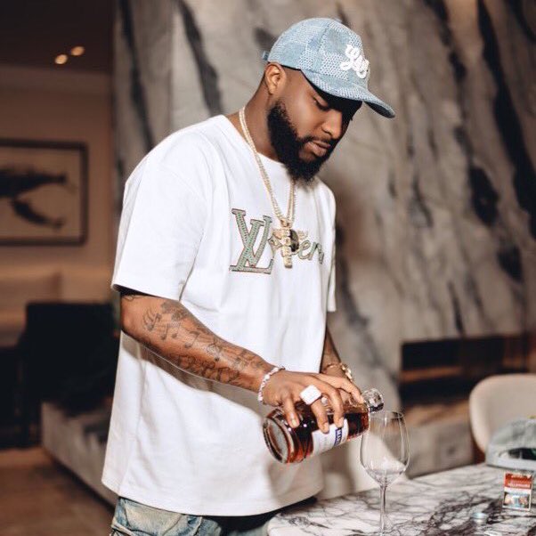 DAVIDO IS DROPPING HIS ALBUM IN LESS THAN 20 DAYS, SO I AM TRYING TO CONNECT WITH EVERY DAVIDO FAN ON THIS APP USING THIS POST.. IF THIS POST COMES ACROSS YOUR TIMELINE, KINDLY RETWEET OR DROP A COMMENT.. I AM FOLLOWING EVERYONE THAT ENGAGES THIS POST✋🏽❤️