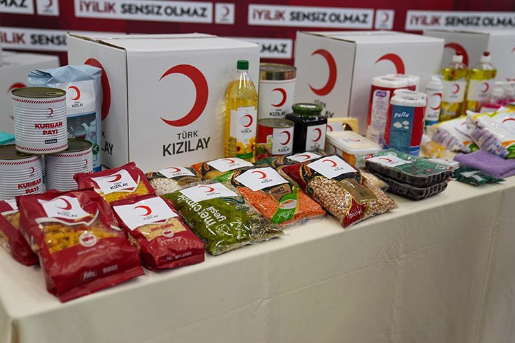 'Bu Ramazan da Kalbimiz Bir Soframız Bir' <a href="/Kizilay/">Türk Kızılay</a> 

-Ramazan ayı için koyduğumuz hedef 7,1 milyon kişiye ulaşmak şeklinde olacak.

-Gazze'ye 1000 tonluk yardım malzemesi taşıyan yeni bir "İyilik Gemisi" göndermeyi planlayıp, 50 bin gıda kolisi ve 900 bin iftar verilecek.